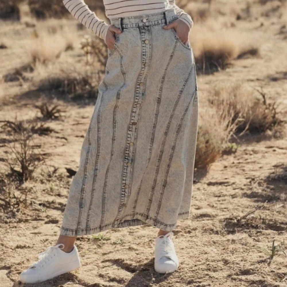 Fame Denim Skirt Size XL